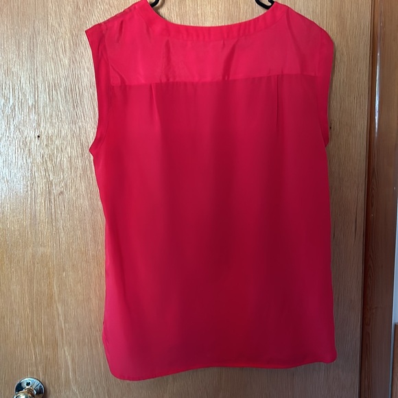EUC sleeveless pink tank. Easy to dress up or down. - Picture 6 of 6